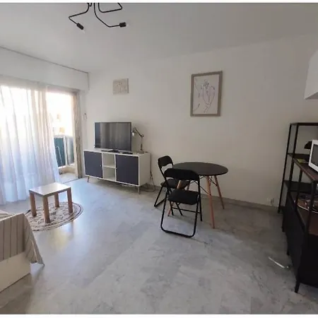 アパート Beautiful Apartment, Sea, Air Conditioning, Internet アンティーブ