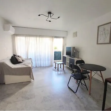 Beautiful Apartment, Sea, Air Conditioning, Internet * Antibes
